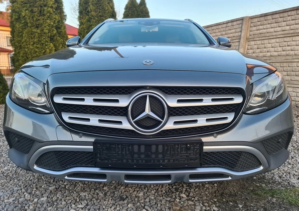 Mercedes-Benz Klasa E cena 138000 przebieg: 150000, rok produkcji 2018 z Pabianice małe 781